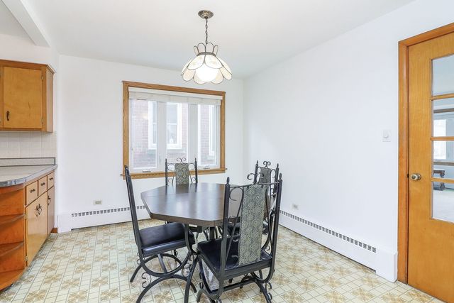 5549 S Meade Avenue, Chicago, IL 60638