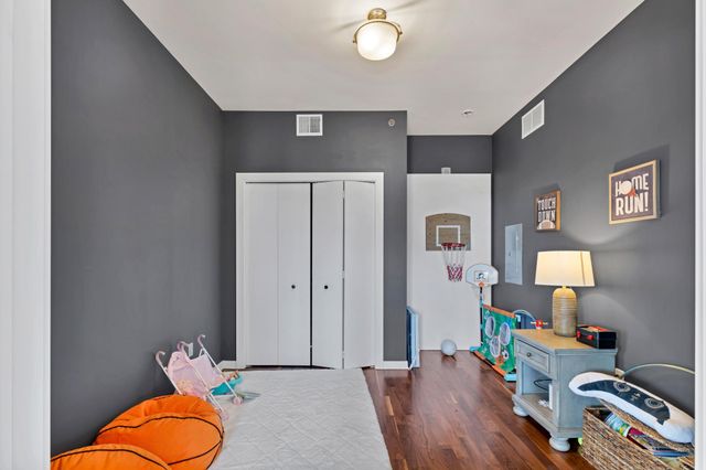 740 Portland Avenue 1614, Minneapolis, MN 55415