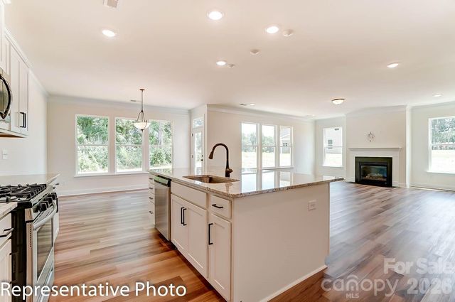 1336 Knob Creek Drive, Gastonia, NC 28054