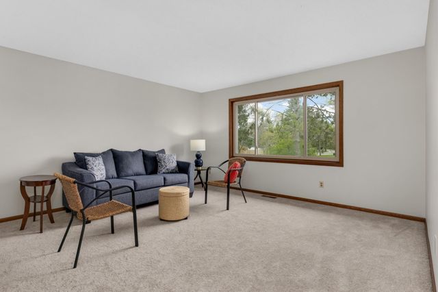 9642 Lakeside Trail, Champlin, MN 55316