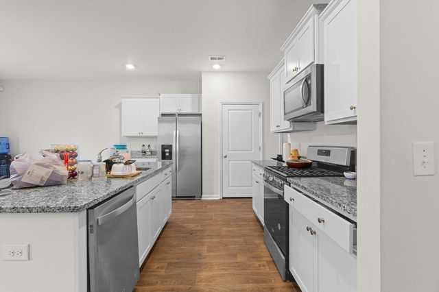 126 Lagoona Drive, Summerville, SC 29483