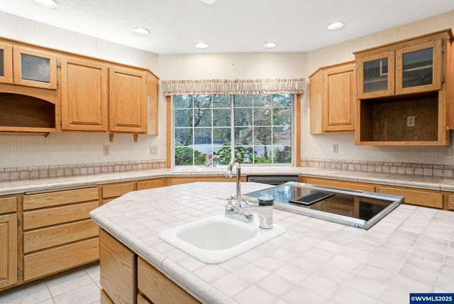 524 Clarmount Ct NW, Salem, OR 97304