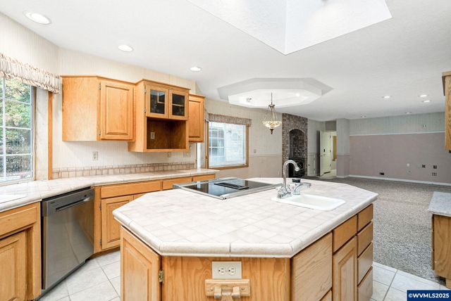 524 Clarmount Ct NW, Salem, OR 97304