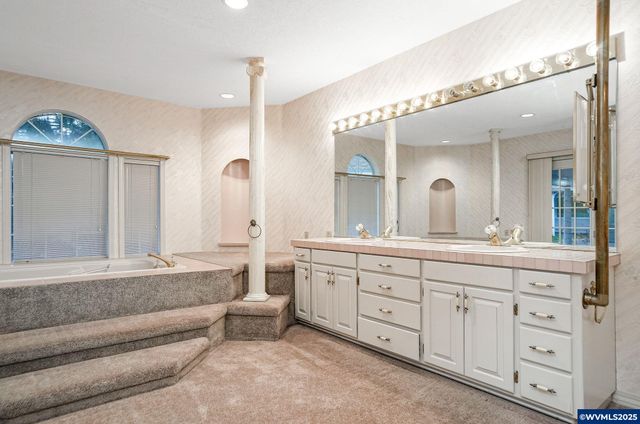 524 Clarmount Ct NW, Salem, OR 97304