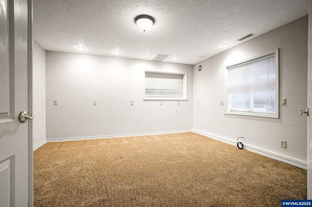 524 Clarmount Ct NW, Salem, OR 97304