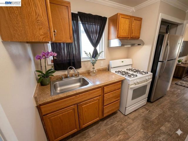 1710 Gaynor Ave, Richmond, CA 94801