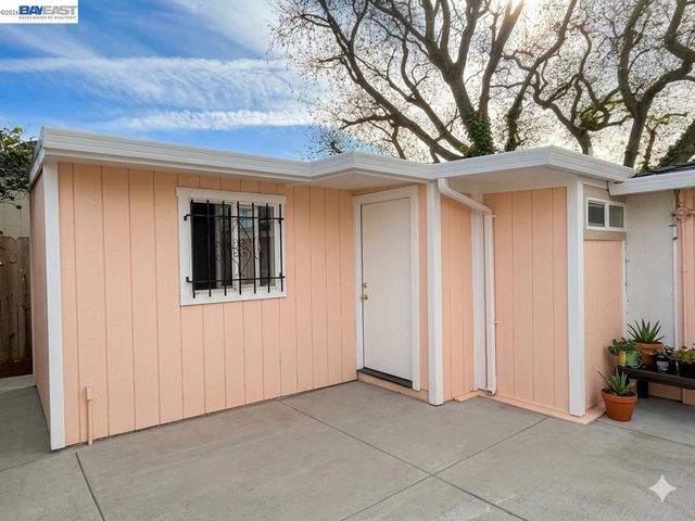 1710 Gaynor Ave, Richmond, CA 94801