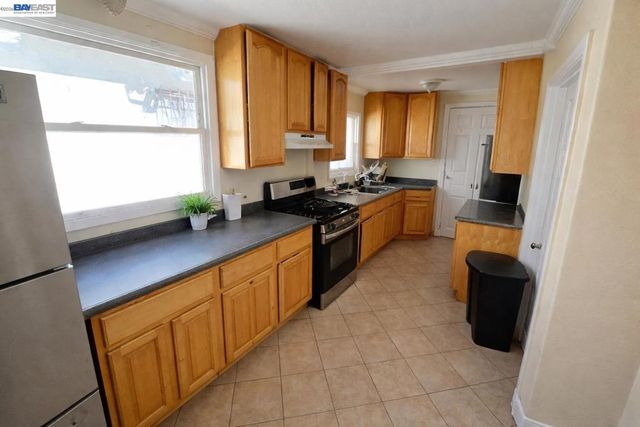 1710 Gaynor Ave, Richmond, CA 94801