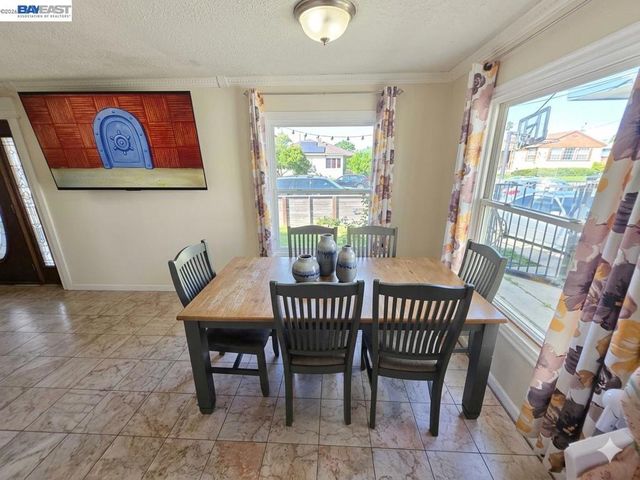 1710 Gaynor Ave, Richmond, CA 94801