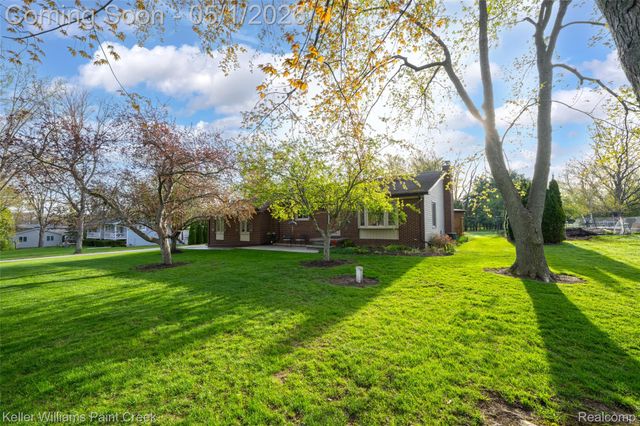 4805 Meadowbrook Lane, Orion Charter Township, MI 48359