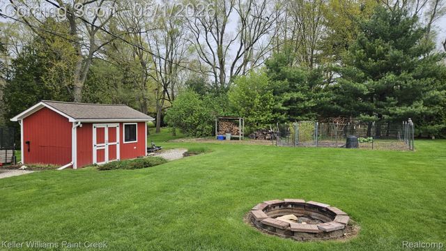 4805 Meadowbrook Lane, Orion Charter Township, MI 48359