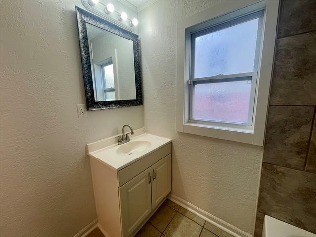 2735 N 31st Street, Kansas City, KS 66104