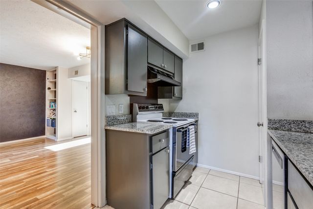 10617 Stone Canyon Road 28, Dallas, TX 75230