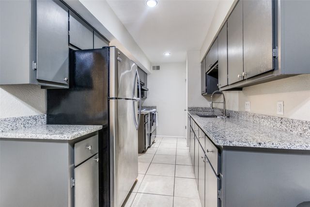 10617 Stone Canyon Road 28, Dallas, TX 75230