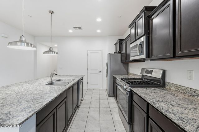 21383 W GRANADA Road, Buckeye, AZ 85396