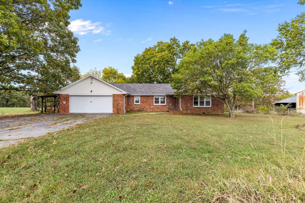 8903 General Baptist Road, Mountain Grove, MO 65711