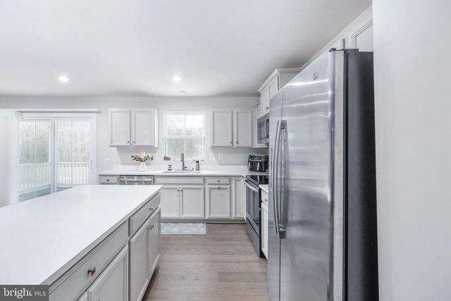 11260 EMERALD DR, King George, VA 22485