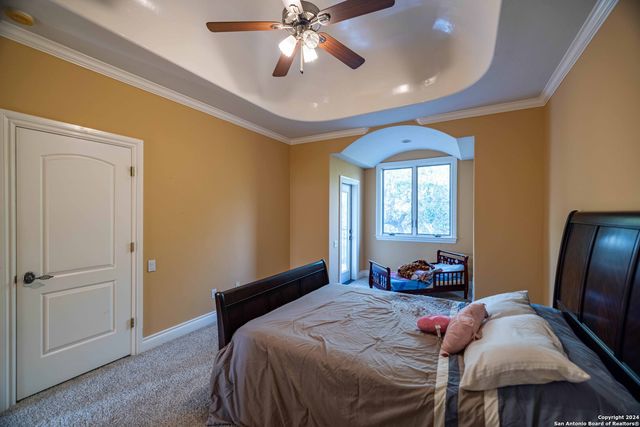 22 ROYAL GARDENS DR, San Antonio, TX 78248