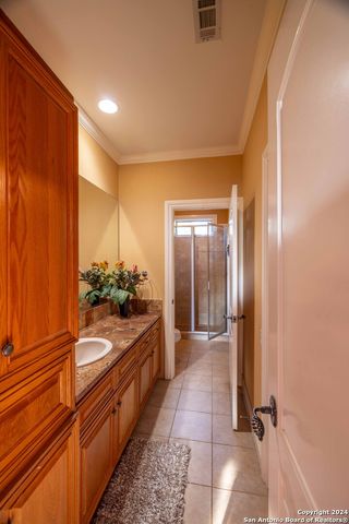 22 ROYAL GARDENS DR, San Antonio, TX 78248