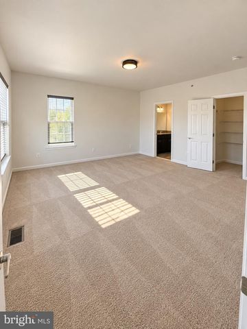 7324 BRUNSON CIR, Gainesville, VA 20155