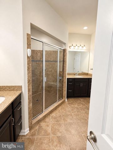7324 BRUNSON CIR, Gainesville, VA 20155
