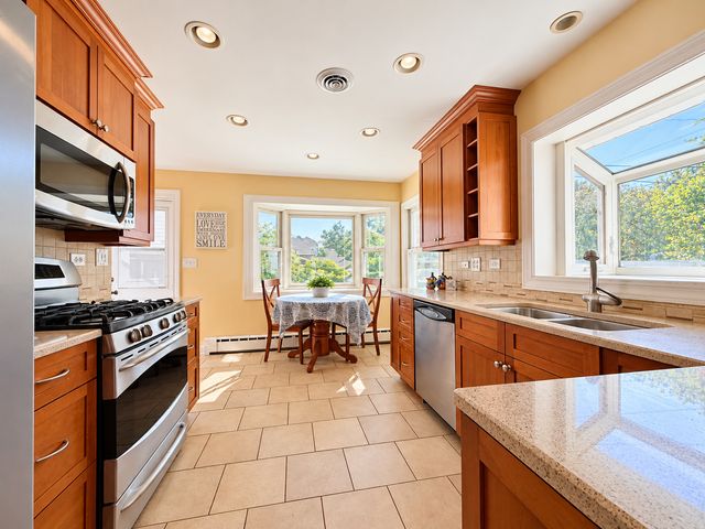 9044 Linder Avenue, Morton Grove, IL 60053