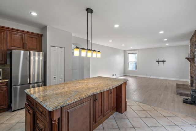 230 Liszka Lane, Oswego, IL 60543