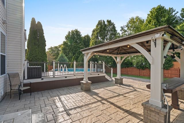 230 Liszka Lane, Oswego, IL 60543