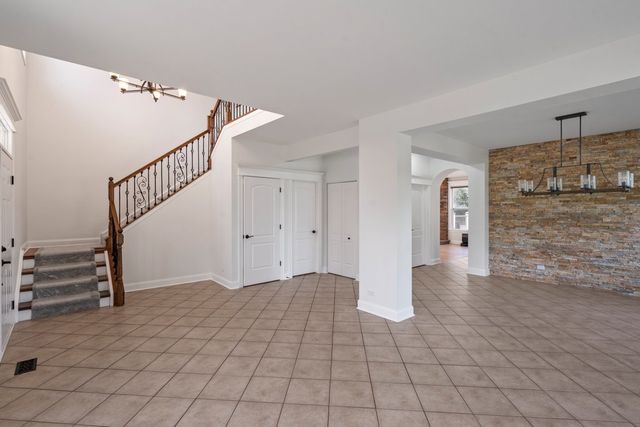 230 Liszka Lane, Oswego, IL 60543