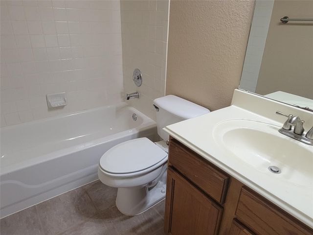 2100 Pipers Field DR 46, Austin, TX 78758