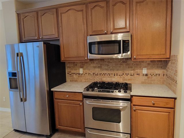 2100 Pipers Field DR 46, Austin, TX 78758