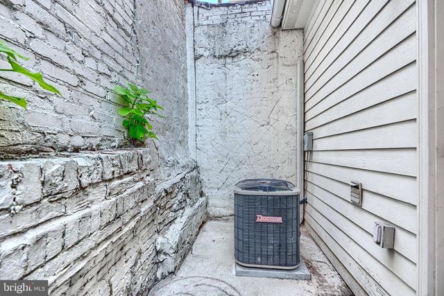 109 E WEST ST, Baltimore, MD 21230