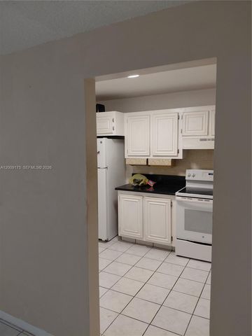 4047 NW 16th St 109, Lauderhill, FL 33313