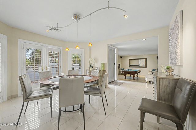5402 E LAUREL Lane, Scottsdale, AZ 85254