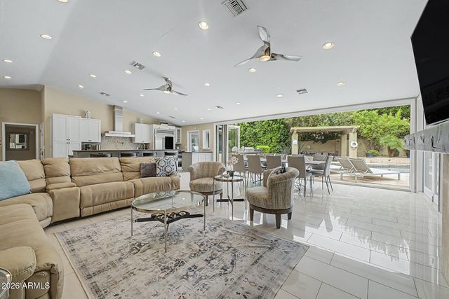 5402 E LAUREL Lane, Scottsdale, AZ 85254