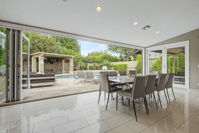 5402 E LAUREL Lane, Scottsdale, AZ 85254