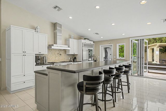5402 E LAUREL Lane, Scottsdale, AZ 85254