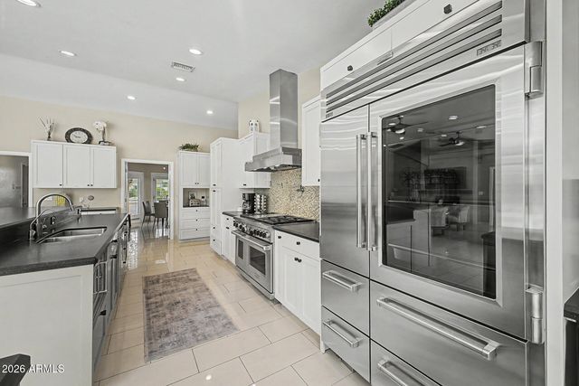 5402 E LAUREL Lane, Scottsdale, AZ 85254