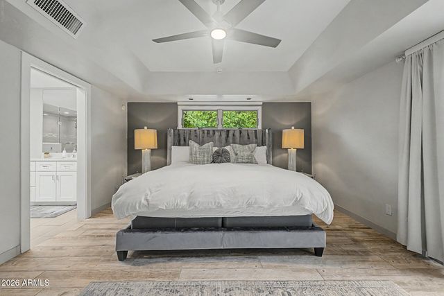 5402 E LAUREL Lane, Scottsdale, AZ 85254