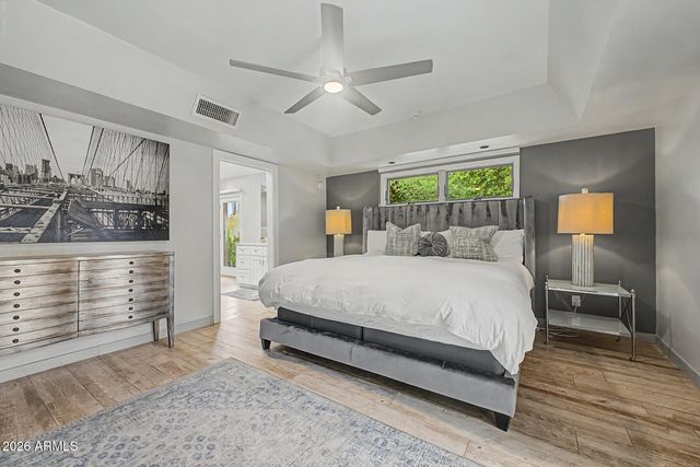 5402 E LAUREL Lane, Scottsdale, AZ 85254
