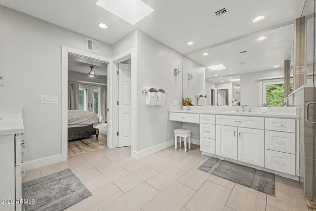5402 E LAUREL Lane, Scottsdale, AZ 85254
