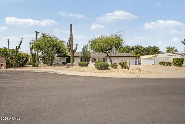 5402 E LAUREL Lane, Scottsdale, AZ 85254