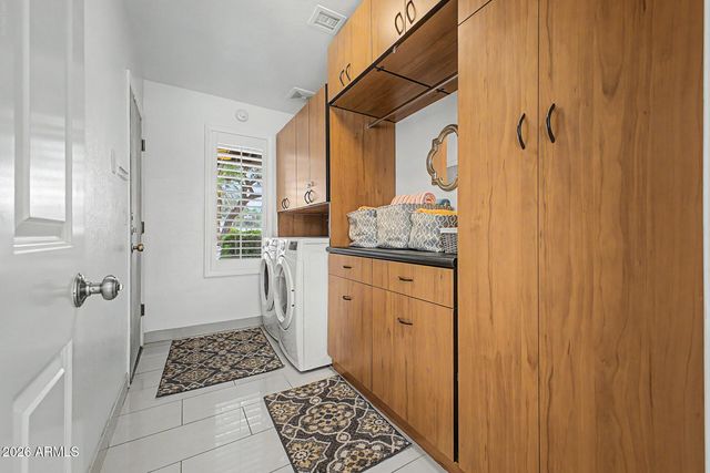 5402 E LAUREL Lane, Scottsdale, AZ 85254