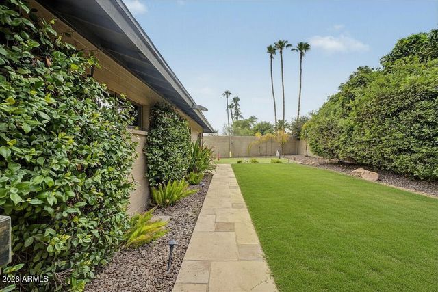 5402 E LAUREL Lane, Scottsdale, AZ 85254