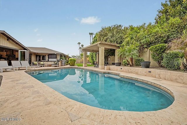 5402 E LAUREL Lane, Scottsdale, AZ 85254