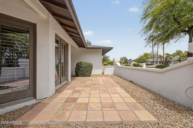 5402 E LAUREL Lane, Scottsdale, AZ 85254