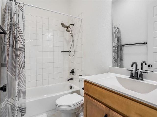 889 Hazy Hills LOOP, Dripping Springs, TX 78620