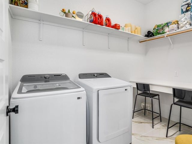 889 Hazy Hills LOOP, Dripping Springs, TX 78620