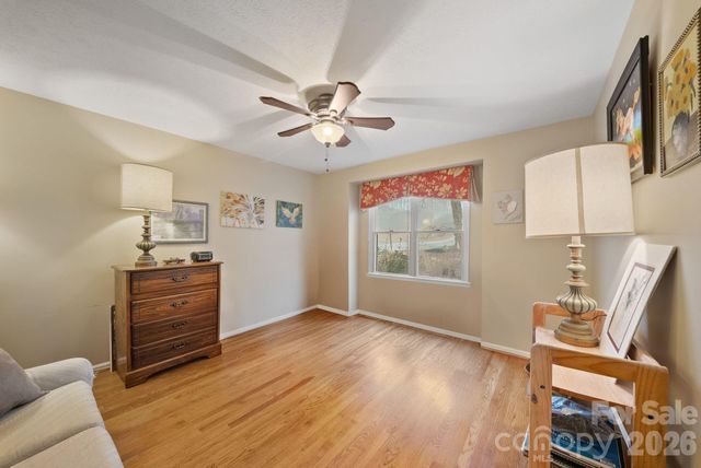 5 Governors Drive, Hendersonville, NC 28791