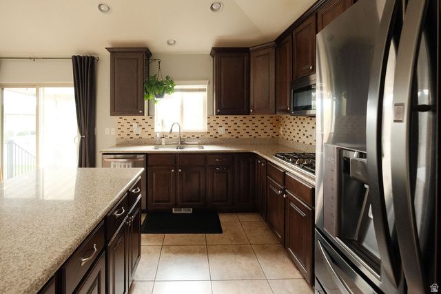 1806 S 3525 W CIR, Syracuse, UT 84075